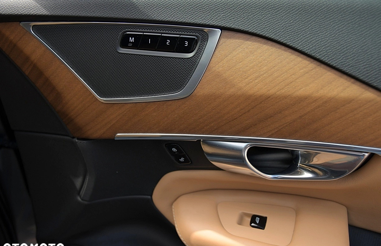 Volvo XC 90 cena 209900 przebieg: 94000, rok produkcji 2019 z Włoszczowa małe 781